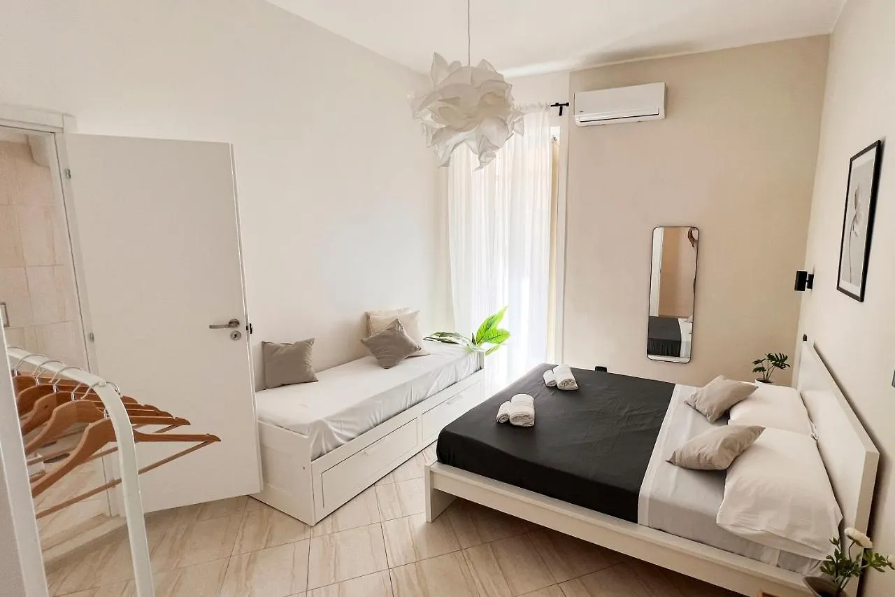 Cozy Rooms Napoli Italy